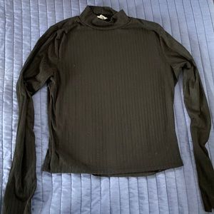 Olivia Rae black ripped crop mock neck tee shirt. Size S